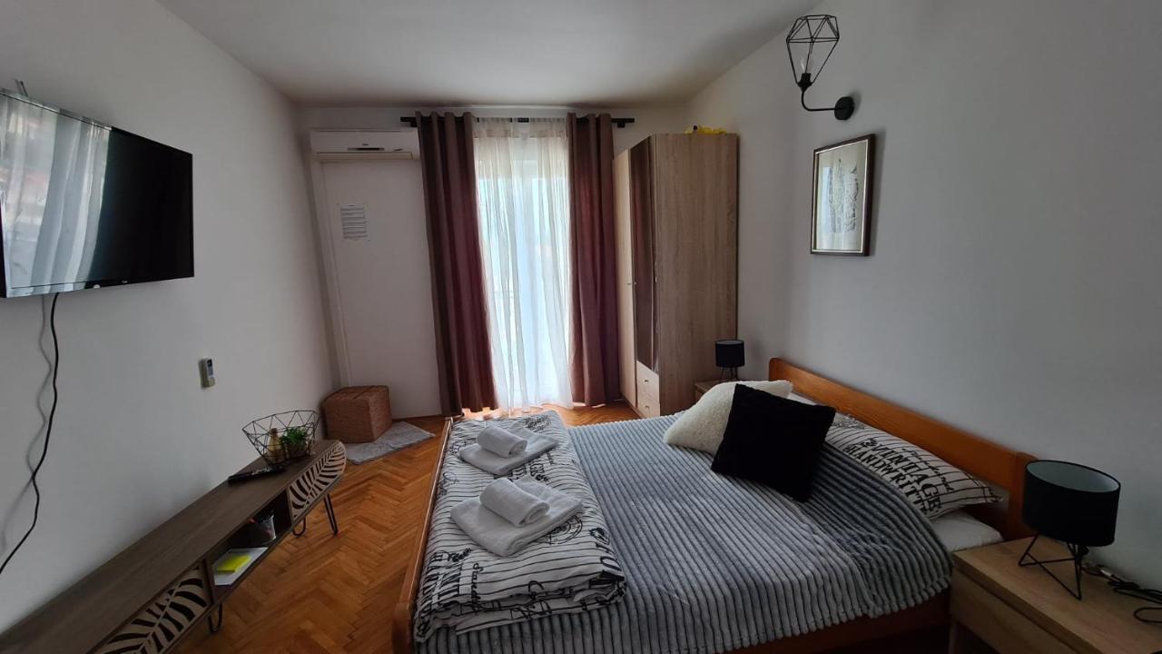 Apartments Solis, 50 M From The Sea - Jakisnica ภายนอก รูปภาพ