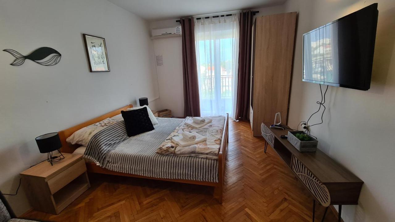 Apartments Solis, 50 M From The Sea - Jakisnica ภายนอก รูปภาพ