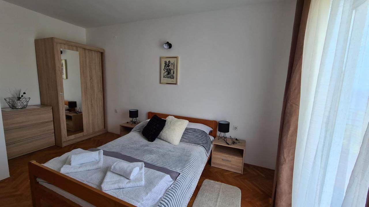 Apartments Solis, 50 M From The Sea - Jakisnica ภายนอก รูปภาพ